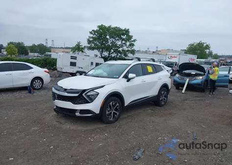 2023 Kia Sportage Hybrid Ex z USA, uszkodzony, nr VIN KNDPVCAG8P7107733